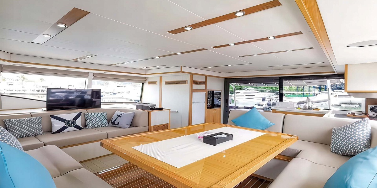 Аренда моторного катамарана Power 53 My Sky на Пхукете